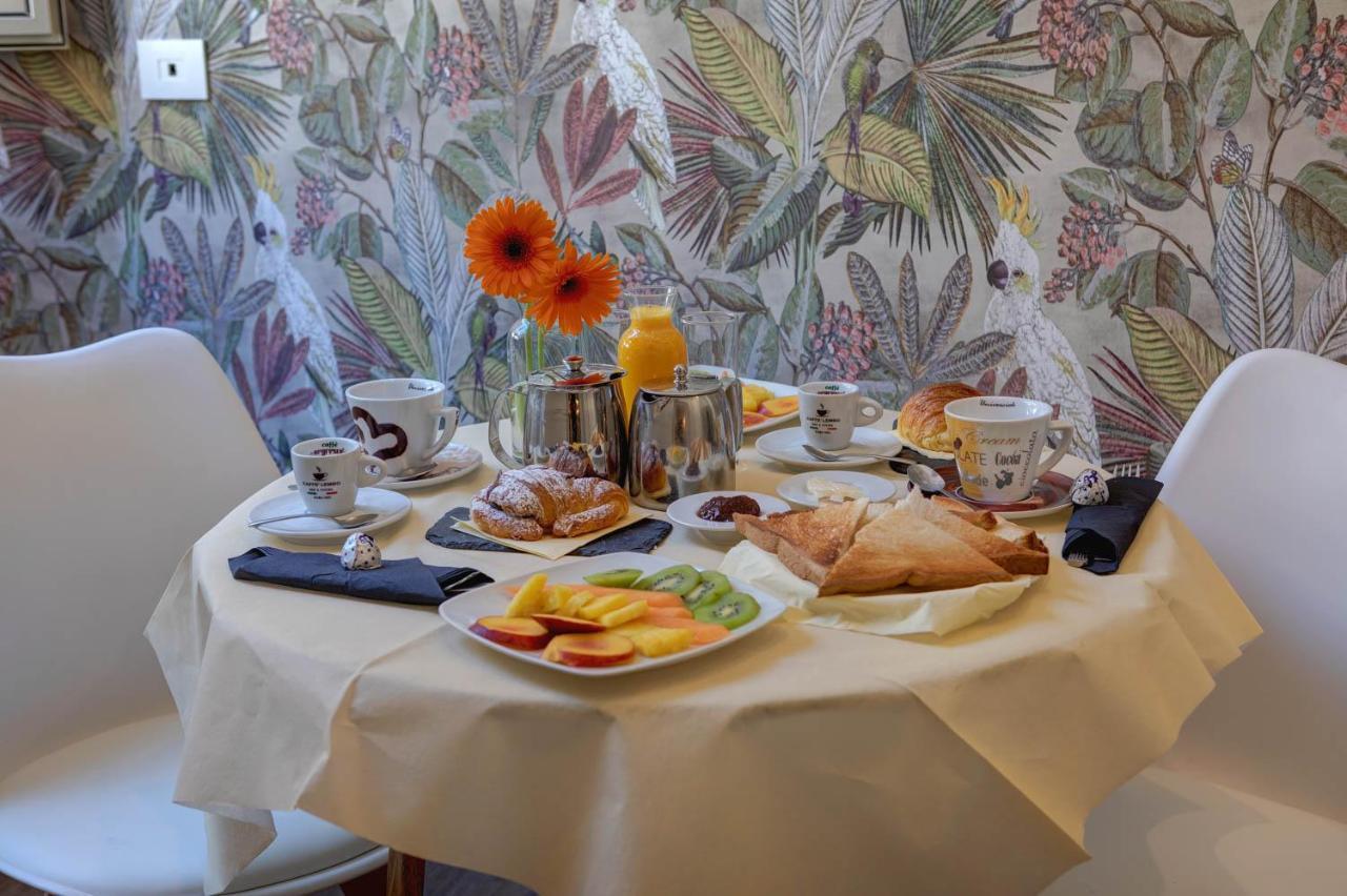 Hotel The Venue Sistina Rzym Zewnętrze zdjęcie